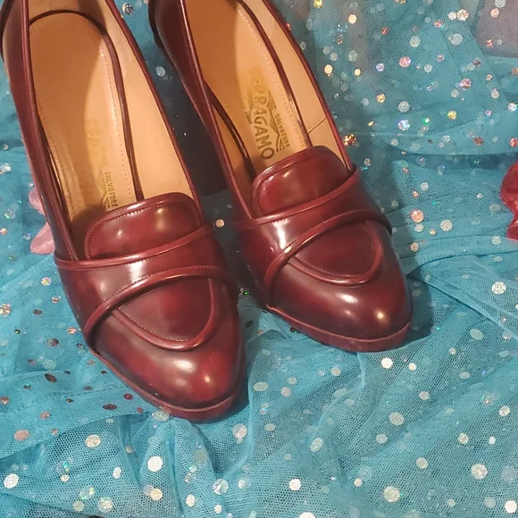 Salvatore Ferragamo Heels Shade of Red - Picture 3 of 15